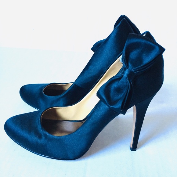 Badgley Mischka Shoes - Badgley Mischka Satin Side Bow Stiletto Heels 8.5